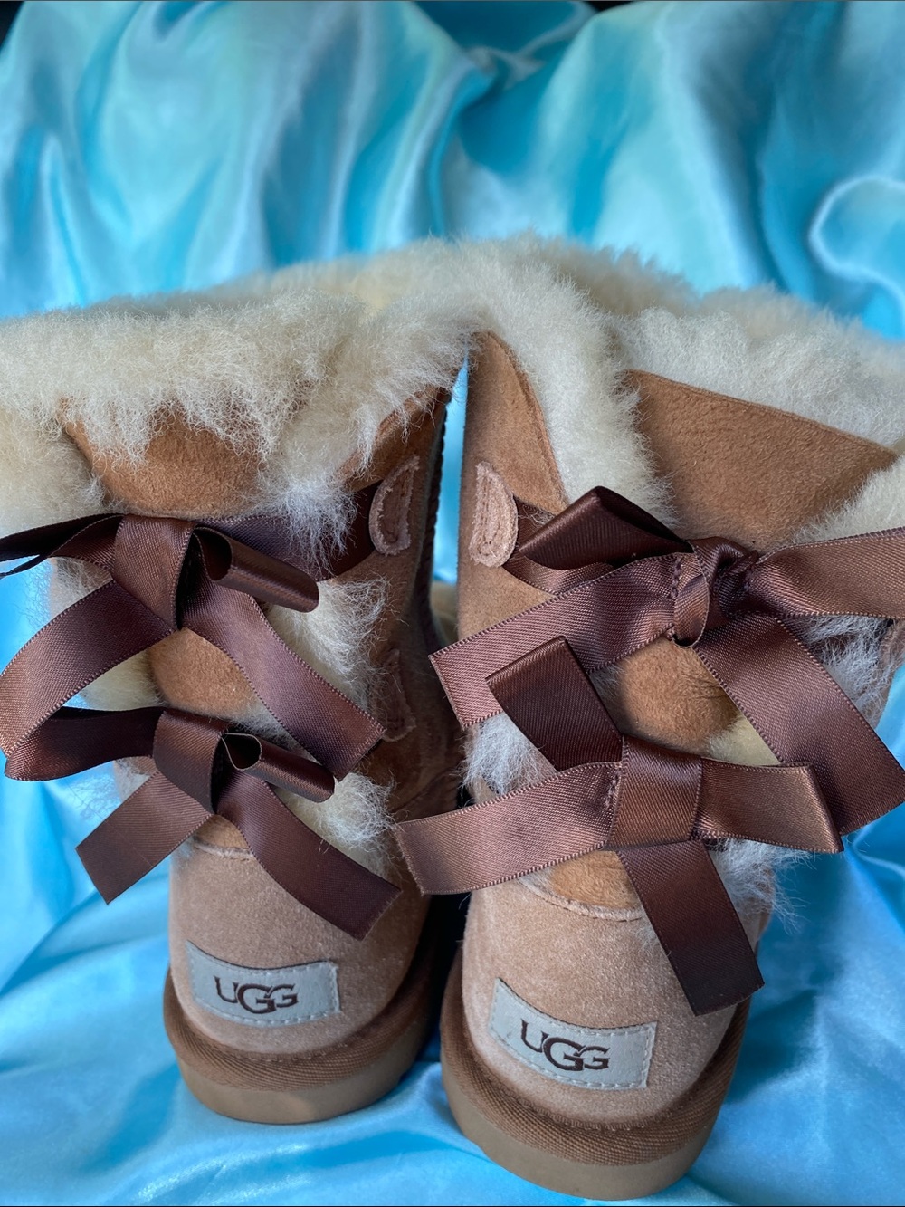 Ugg Shearling-Lined Girls Short Boots - Chestnut